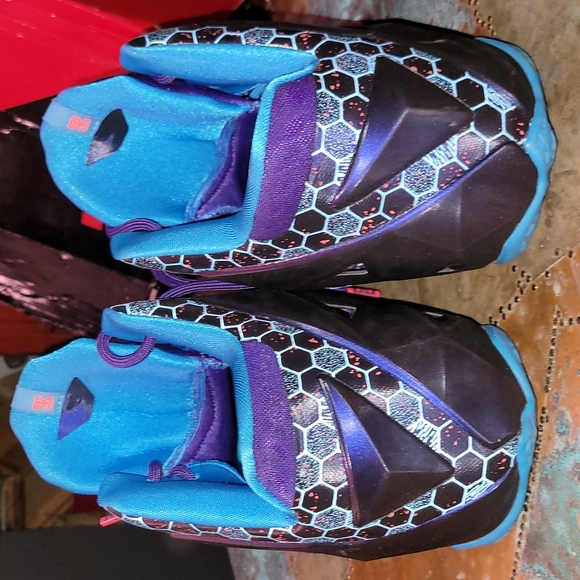 2014. Lebron XI. Size 14. Charlotte hornet colorway. With original box. Worn 1 - Picture 5 of 16